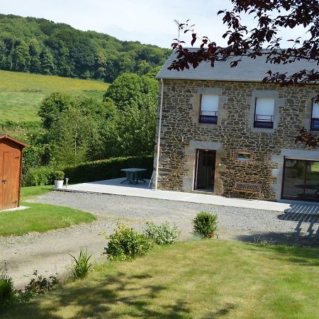 Cosy Chalet With Private Garden In Normandy Isigny-le-Buat Bagian luar foto