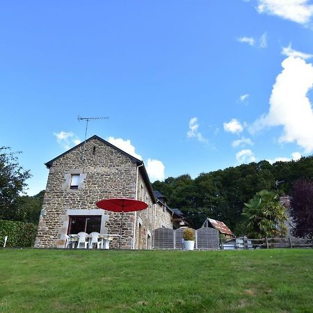 Cosy Chalet With Private Garden In Normandy Isigny-le-Buat Bagian luar foto