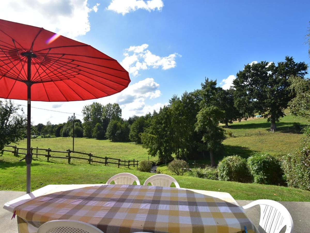 Cosy Chalet With Private Garden In Normandy Isigny-le-Buat Ruang foto