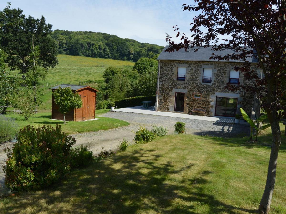 Cosy Chalet With Private Garden In Normandy Isigny-le-Buat Ruang foto