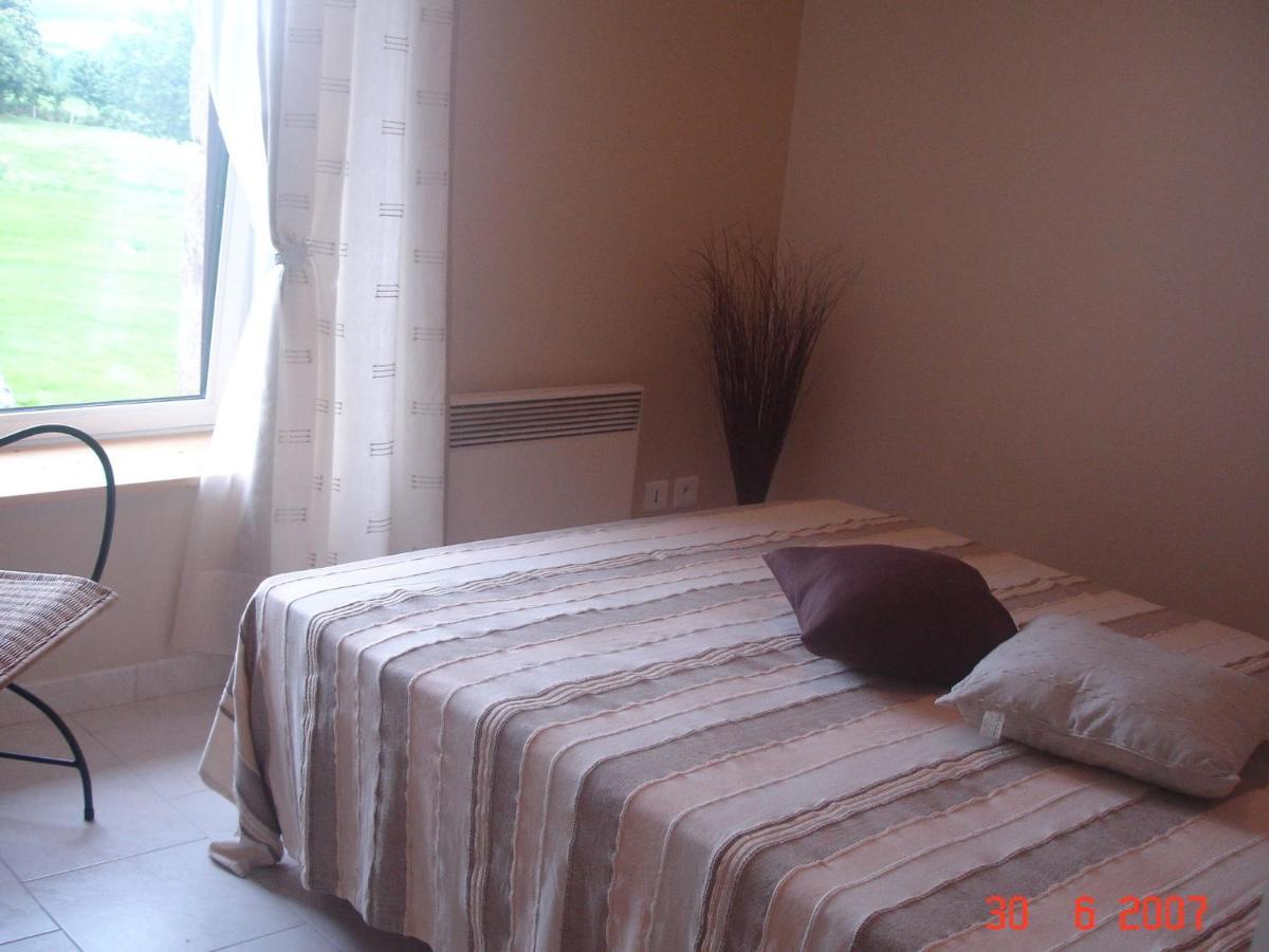 Cosy Chalet With Private Garden In Normandy Isigny-le-Buat Ruang foto