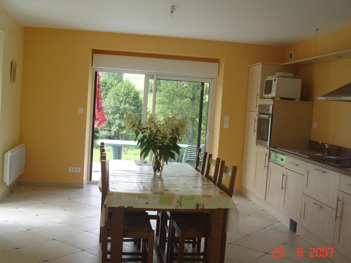 Cosy Chalet With Private Garden In Normandy Isigny-le-Buat Ruang foto