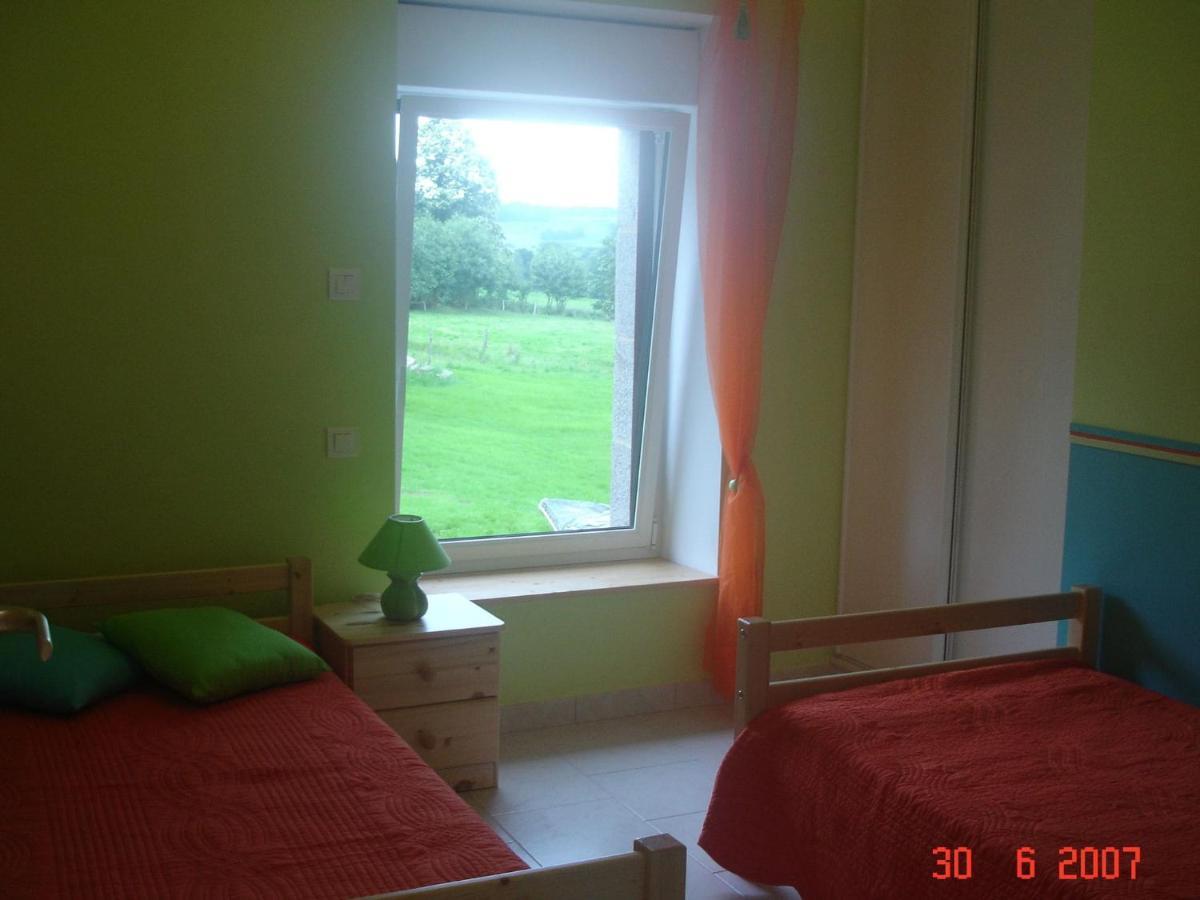 Cosy Chalet With Private Garden In Normandy Isigny-le-Buat Bagian luar foto