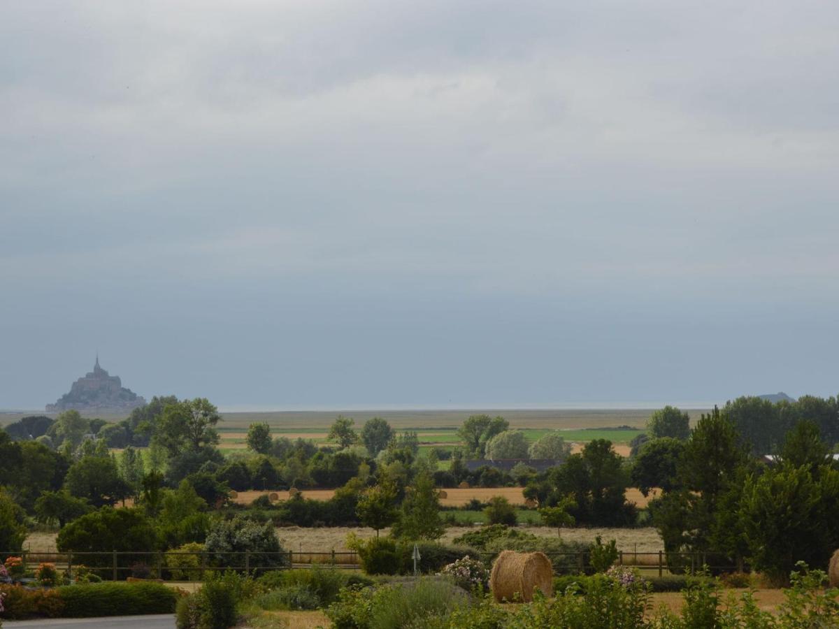 Cosy Chalet With Private Garden In Normandy Isigny-le-Buat Bagian luar foto