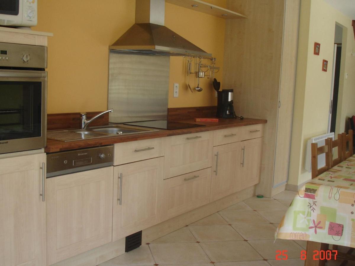 Cosy Chalet With Private Garden In Normandy Isigny-le-Buat Bagian luar foto